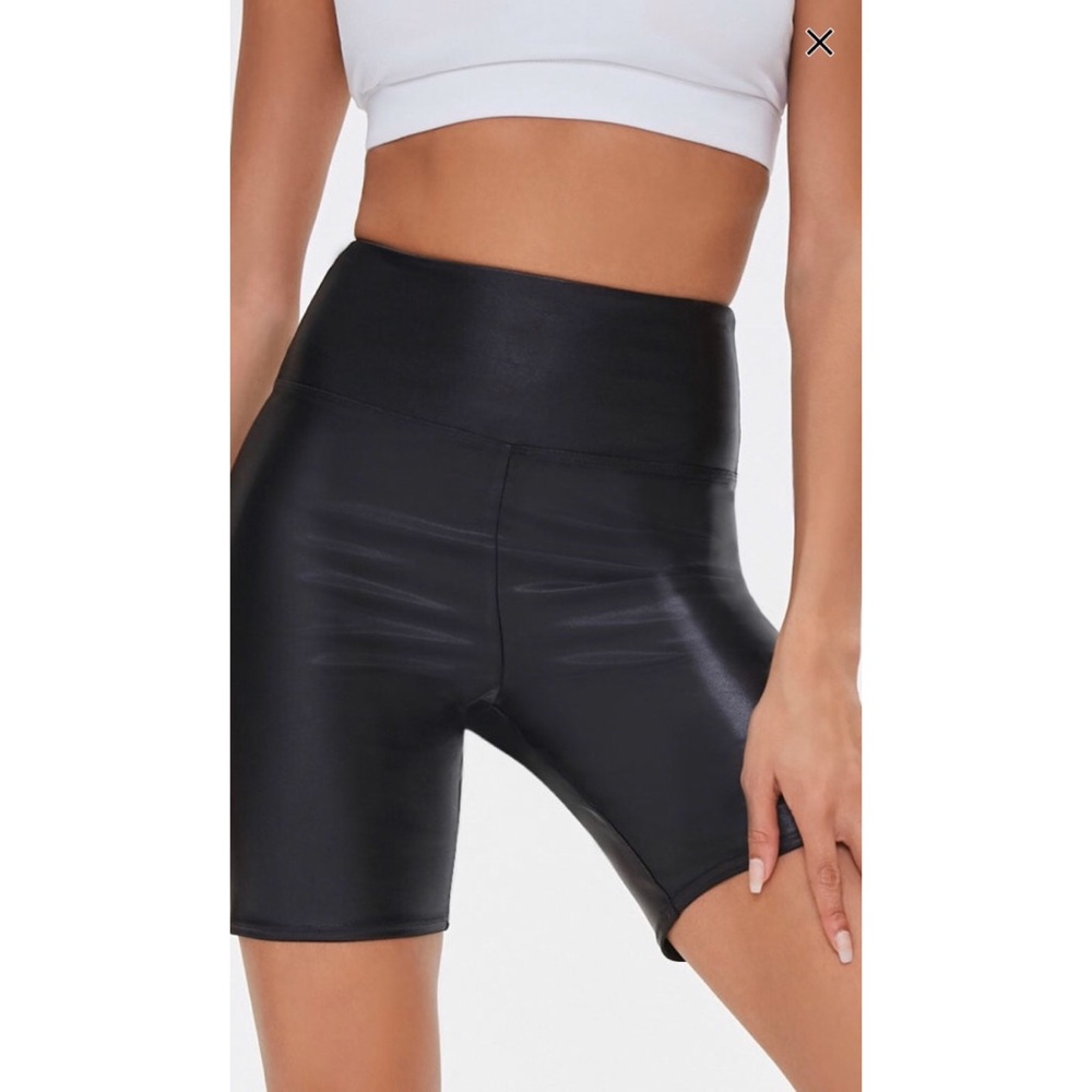 Active High-Rise Biker Shorts